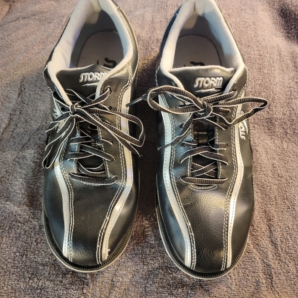 Storm bowling shoes